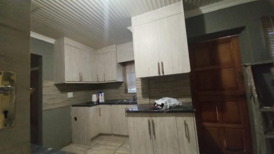To Let 4 Bedroom Property for Rent in Blomanda Free State